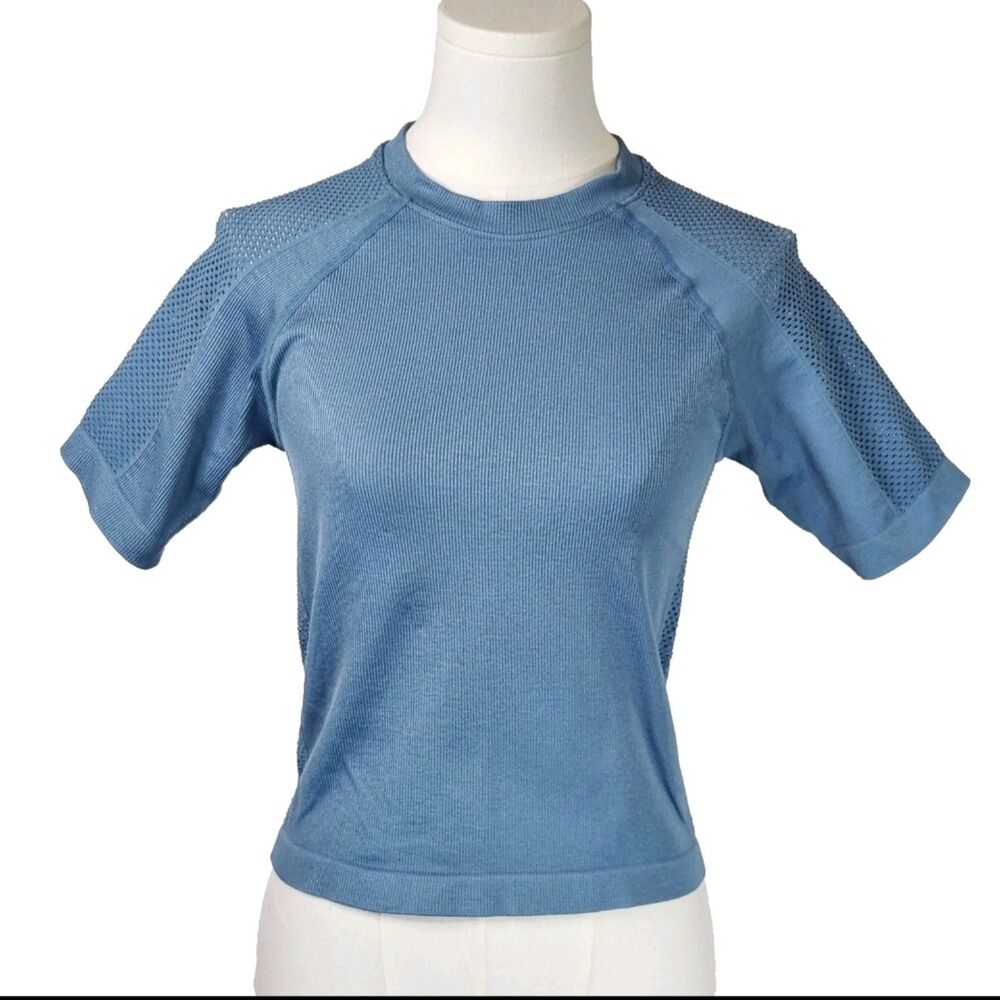 Kyodan Seamless Ribbed Activewear Top Blue Short Sleeve Small Mesh Panel Gym